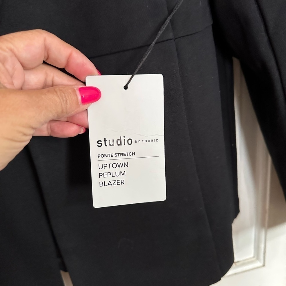 Torrid Studio Black Ponte Peplum Blazer NWT Sz 2X - Picture 6 of 7